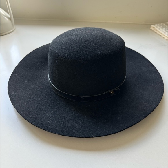 HM wide brimmed Hat - Picture 3 of 4
